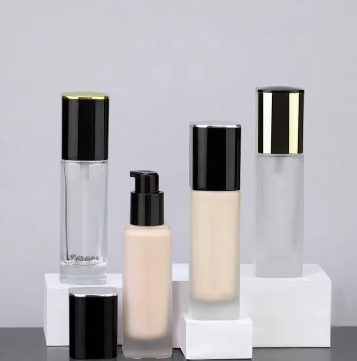 Low MOQ 30ml Frosted Square Glass Cosmetic Powder Bottle with Pump Sprayer Black Liquid Foundation C